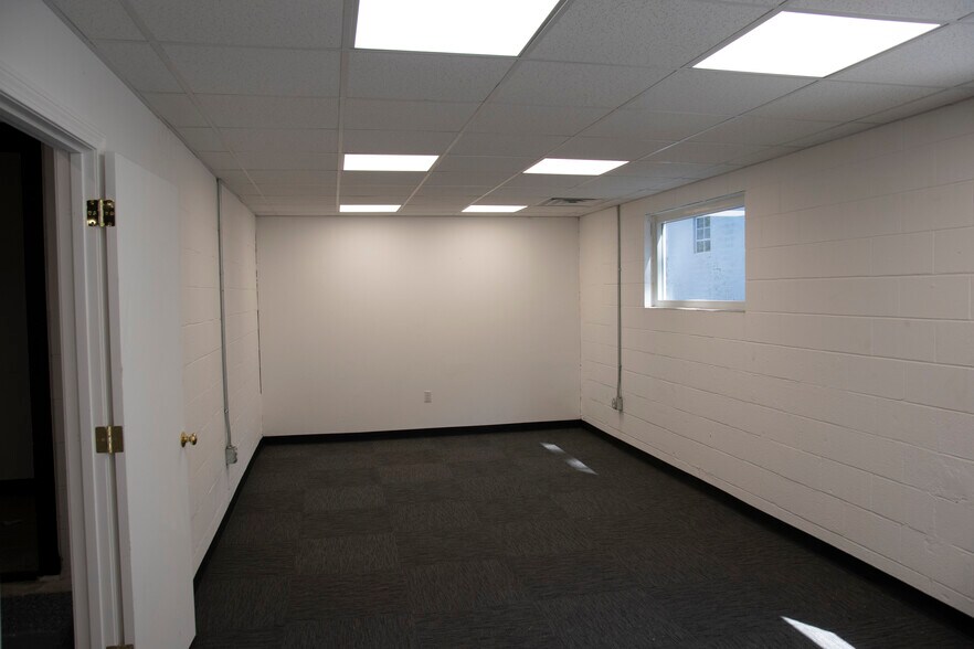 41 Elm St, Stoneham, MA à louer - Photo de l’immeuble – Image 2 sur 19