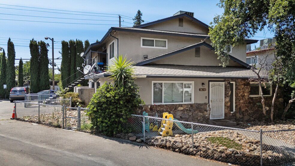 2601 Chester Dr, Modesto, CA à vendre - Photo de l’immeuble – Image 3 sur 10