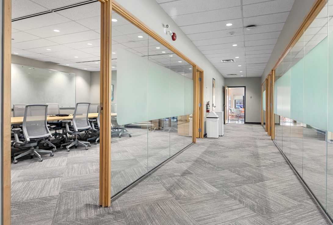 20 Colonnade Rd, Ottawa, ON à louer Photo intérieure– Image 1 sur 3