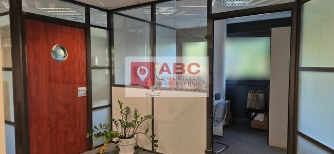 Plus de détails pour Bureau à louer