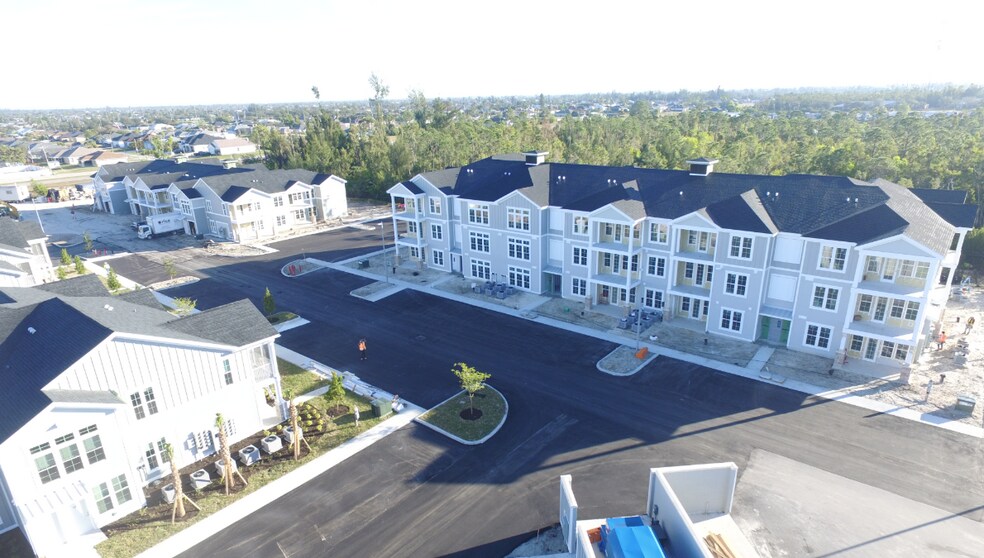 615 SW 29th Ave, Cape Coral, FL à vendre - Photo de la construction – Image 3 sur 5