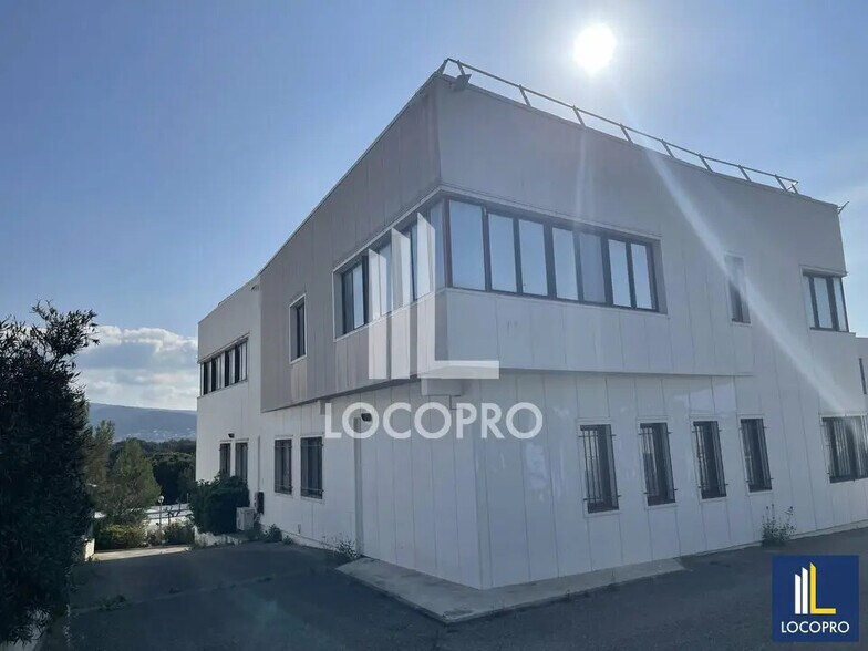 Bureau dans La Ciotat à vendre - Photo de l’immeuble – Image 1 sur 12