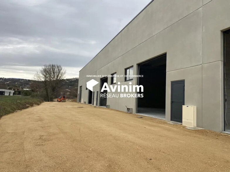 Industriel/Logistique dans Montauroux à louer - Photo de l’immeuble – Image 2 sur 7