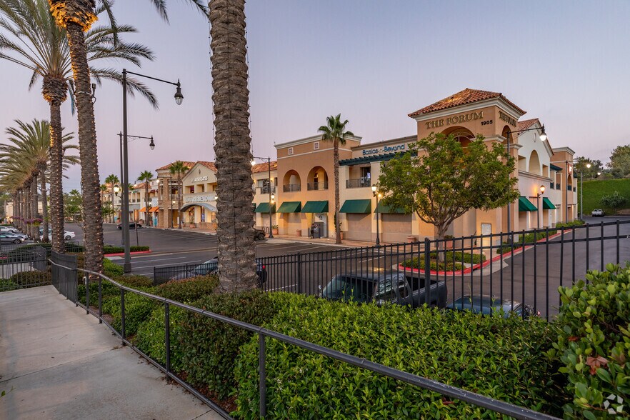 1905 Calle Barcelona, Carlsbad, CA à louer - Photo de l’immeuble – Image 3 sur 9