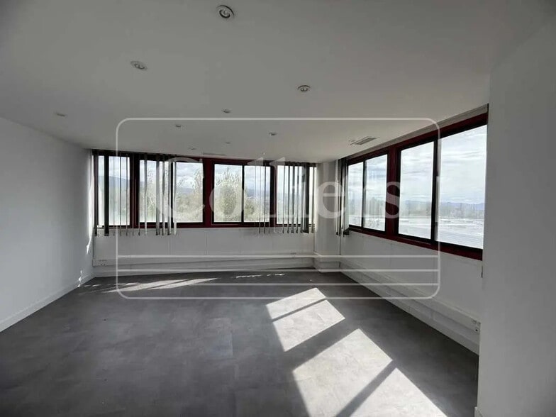 Bureau dans La Ciotat à louer - Photo intérieure – Image 1 sur 3