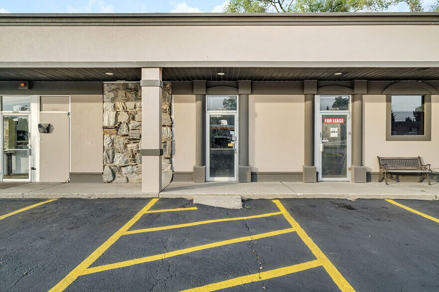 2357 Plainfield Rd, Crest Hill, IL à louer - Photo de l’immeuble – Image 3 sur 19