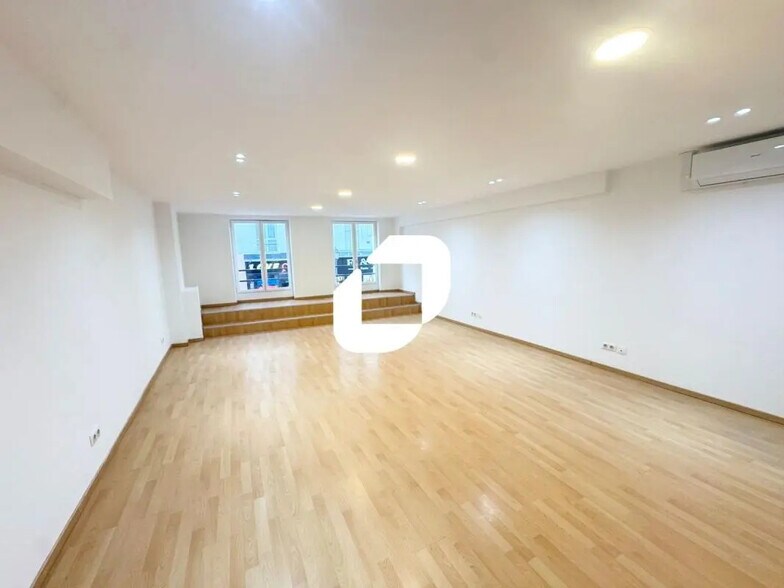 240 Rue Saint-Denis, Paris à louer - Photo intérieure – Image 3 sur 8