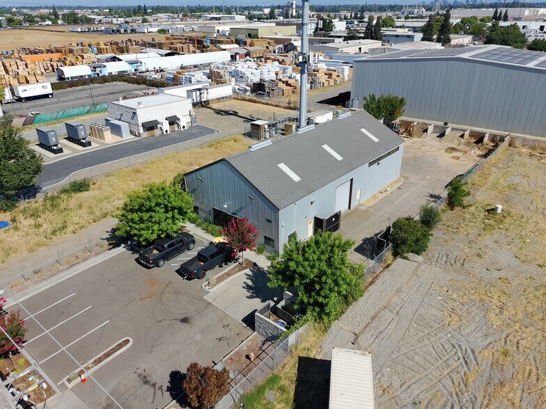 3501 51st Ave, Sacramento, CA à vendre - Photo de l’immeuble – Image 1 sur 1