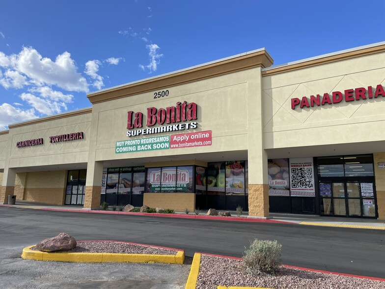 2420-2570 E Desert Inn Rd, Las Vegas, NV à louer - Photo de l’immeuble – Image 2 sur 5