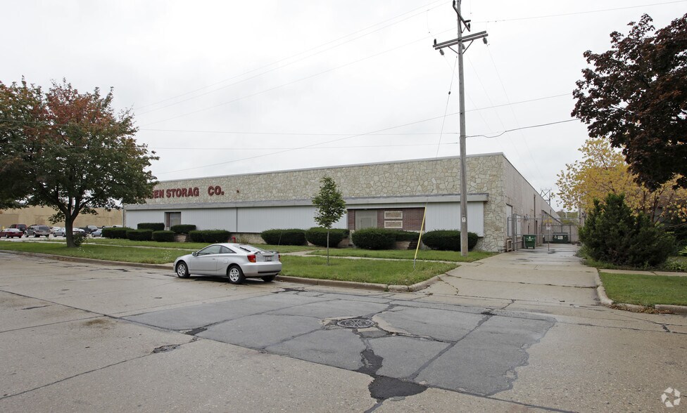 5425-5435 N 27th St, Milwaukee, WI à vendre - Photo de l’immeuble – Image 3 sur 19