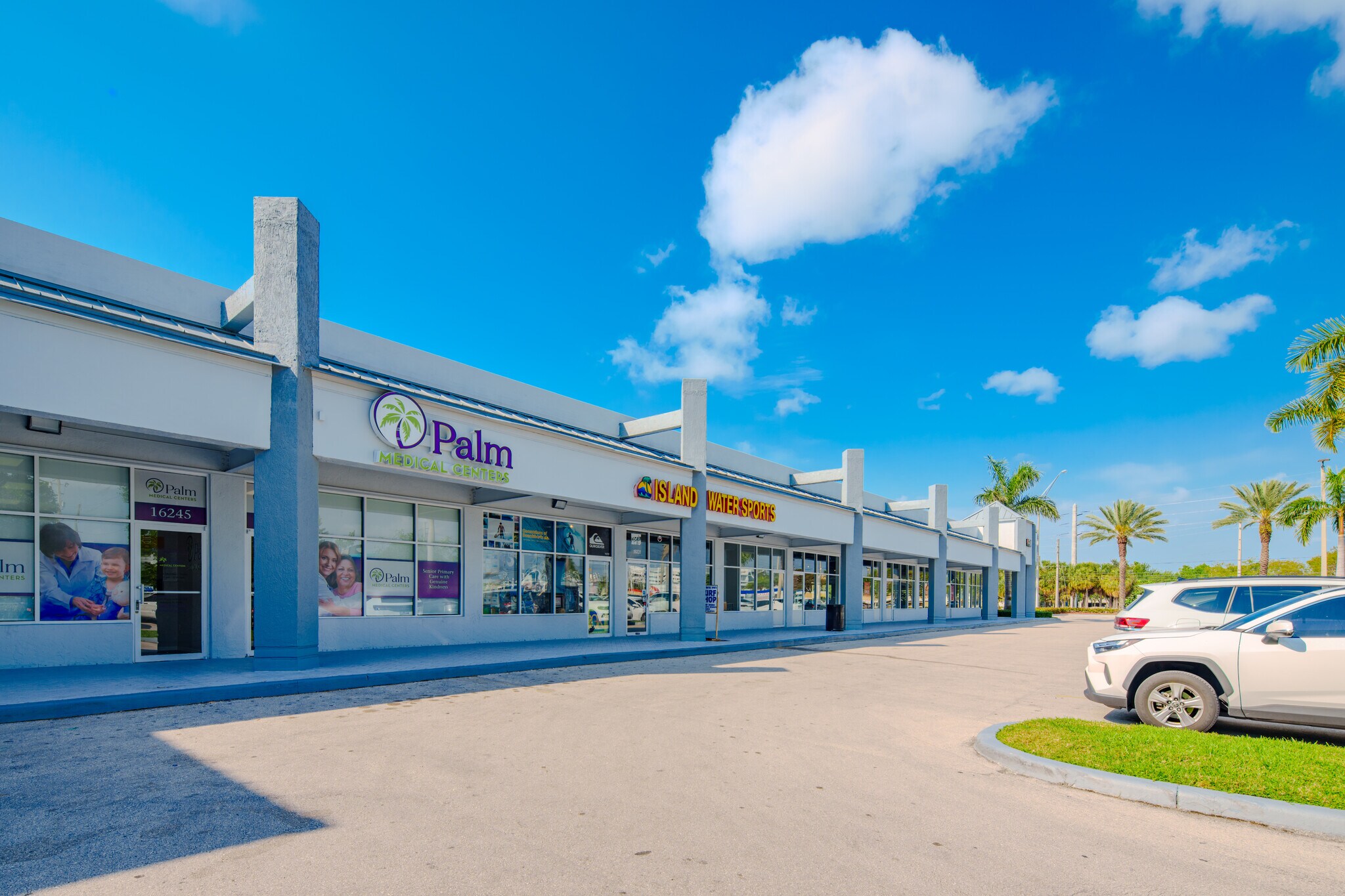 16215-16295 Biscayne Blvd, North Miami Beach, FL à louer Photo de l’immeuble– Image 1 sur 6