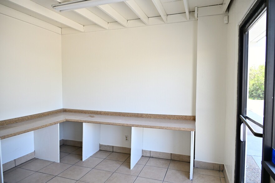 49133 Milmont Dr, Fremont, CA à vendre - Photo de l’immeuble – Image 3 sur 3