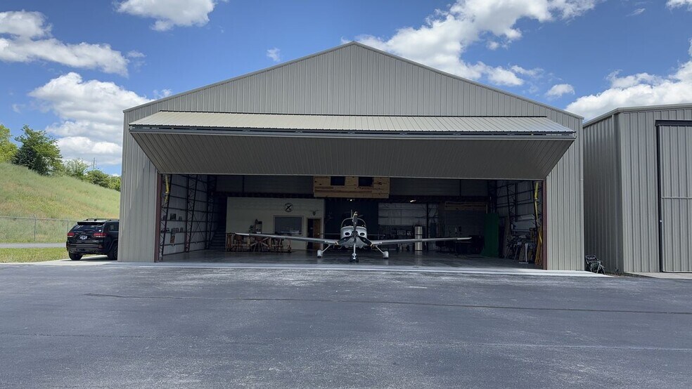 159 Industrial Park Dr, Sevierville, TN à vendre - Photo de l’immeuble – Image 2 sur 9