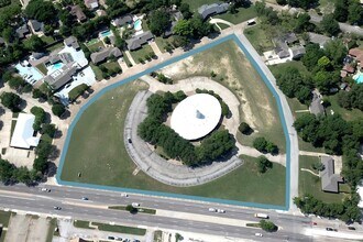 9121 Ferguson Rd, Dallas, TX - Vue aérienne vue de carte - Image1