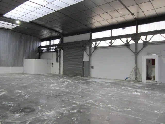 Industriel/Logistique dans Pommeuse à vendre - Photo de l’immeuble – Image 2 sur 3