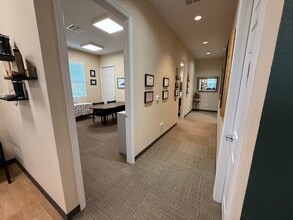 2214 Emery St, Denton, TX à louer Photo intérieure– Image 2 sur 6