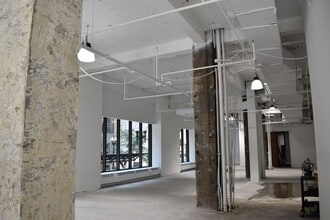 100 N LaSalle St, Chicago, IL à louer Photo intérieure– Image 1 sur 1