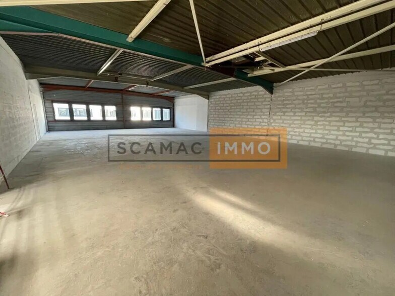 Industriel/Logistique dans Neuilly-Plaisance à louer - Photo de l’immeuble – Image 3 sur 10