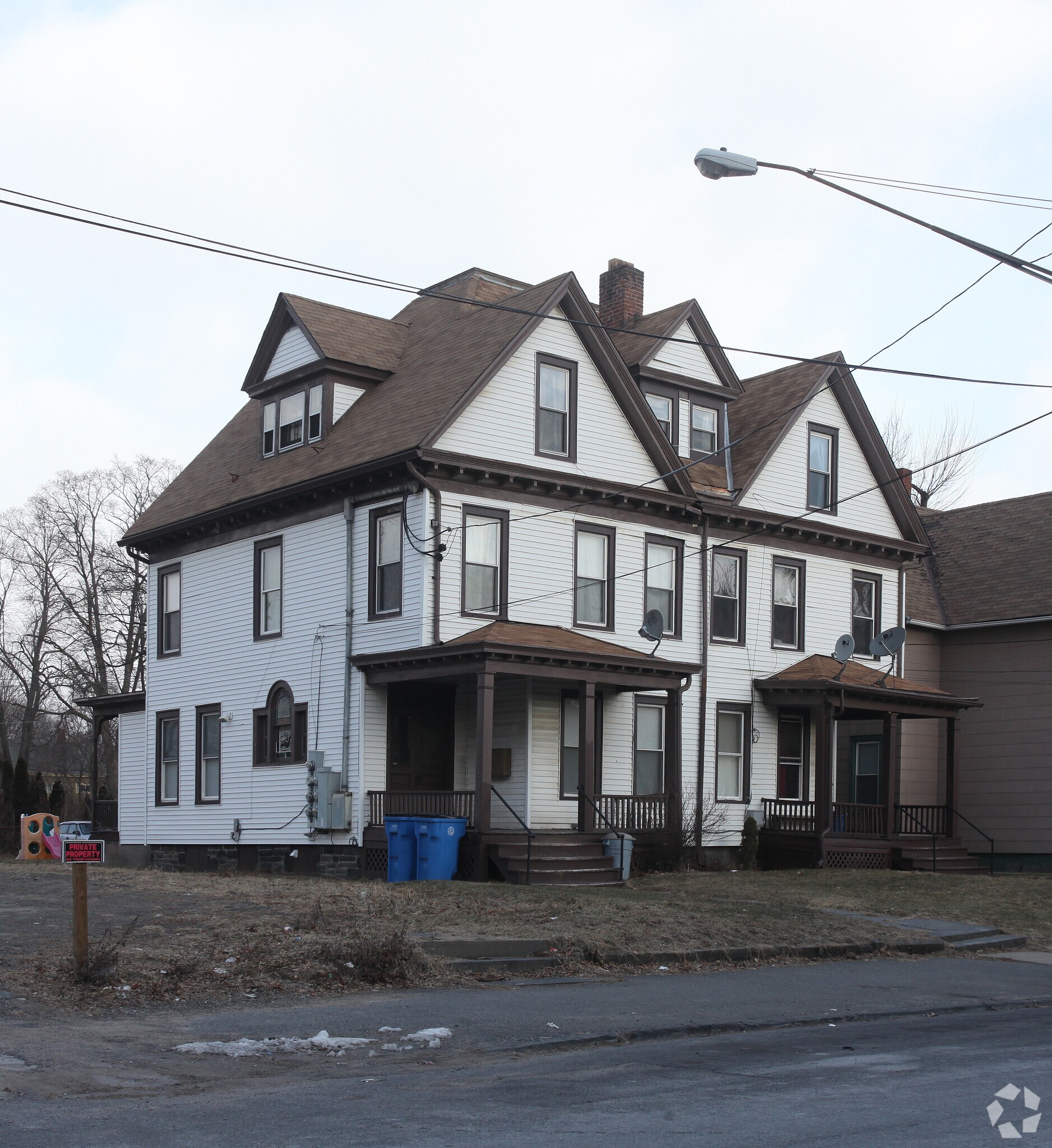 17-19 Downs St, Kingston, NY à vendre Photo principale– Image 1 sur 9