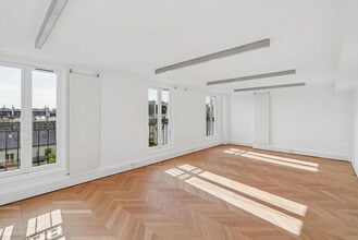 Bureau dans Paris à louer Photo intérieure– Image 2 sur 2