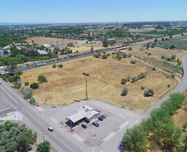Corning Crossroads, Corning, CA - Vue aérienne vue de carte - Image1