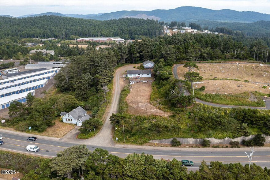 501-502 SE 39th St, Lincoln City, OR à vendre - Photo de l’immeuble – Image 3 sur 10