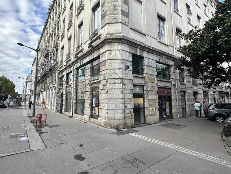 Local commercial dans Lyon à louer Photo de l’immeuble– Image 1 sur 10