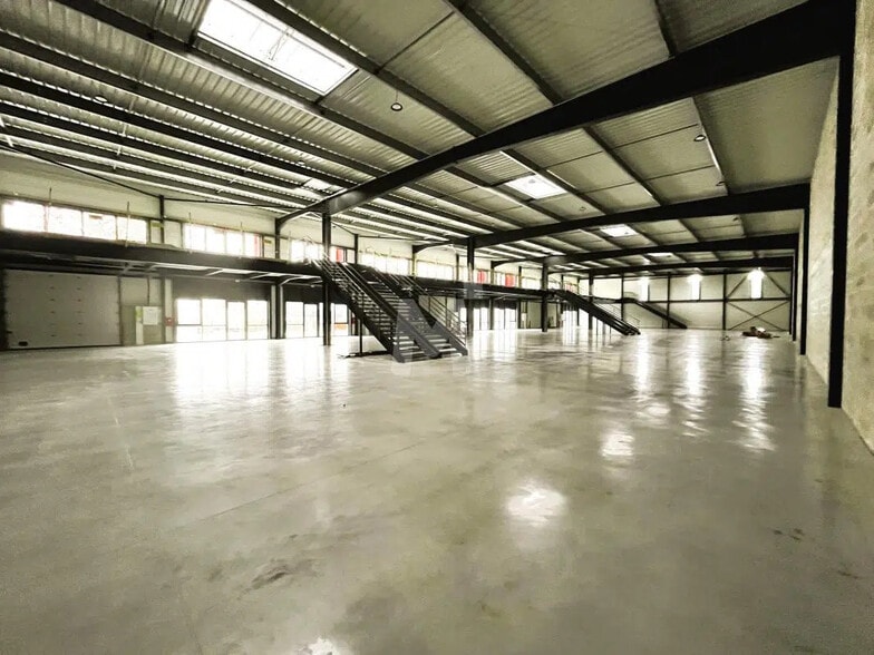 Local d’activités dans Bondoufle à louer - Photo intérieure – Image 3 sur 12