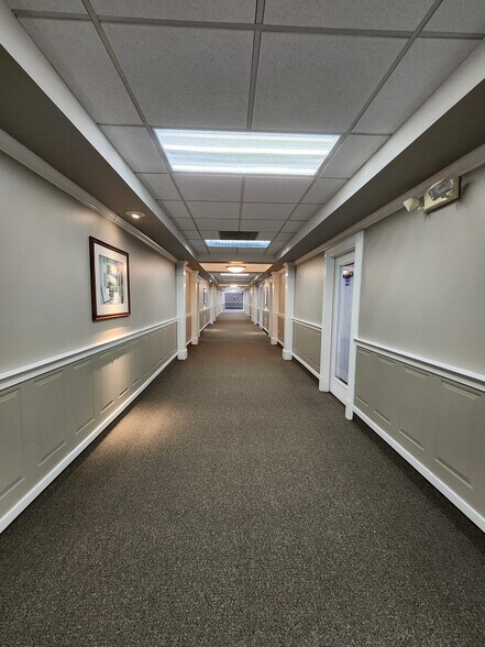 240 N James St, Newport, DE à louer - Photo intérieure – Image 2 sur 6