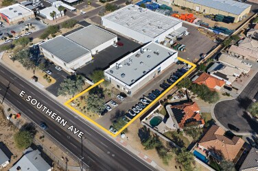2526 E Southern Ave, Phoenix, AZ à louer - Photo de l’immeuble – Image 2 sur 10