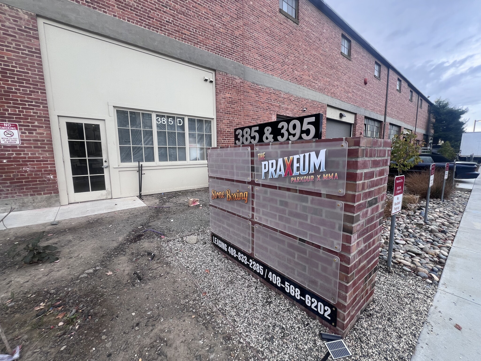 385-395 E Taylor St, San Jose, CA à louer Photo principale– Image 1 sur 9