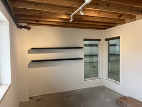 22111 W State Highway 71, Spicewood, TX à louer Photo de l’immeuble– Image 1 sur 5
