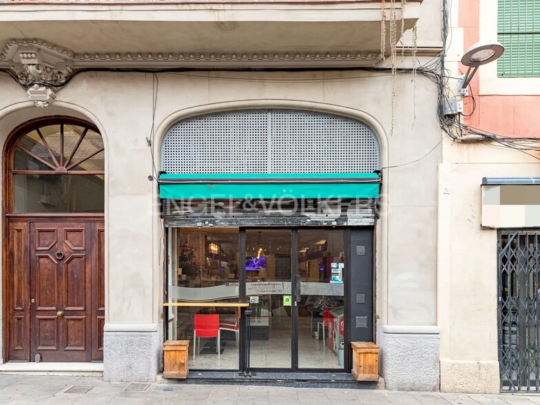 Immeuble residentiel dans Barcelone, Barcelona à vendre - Photo de l’immeuble – Image 1 sur 1