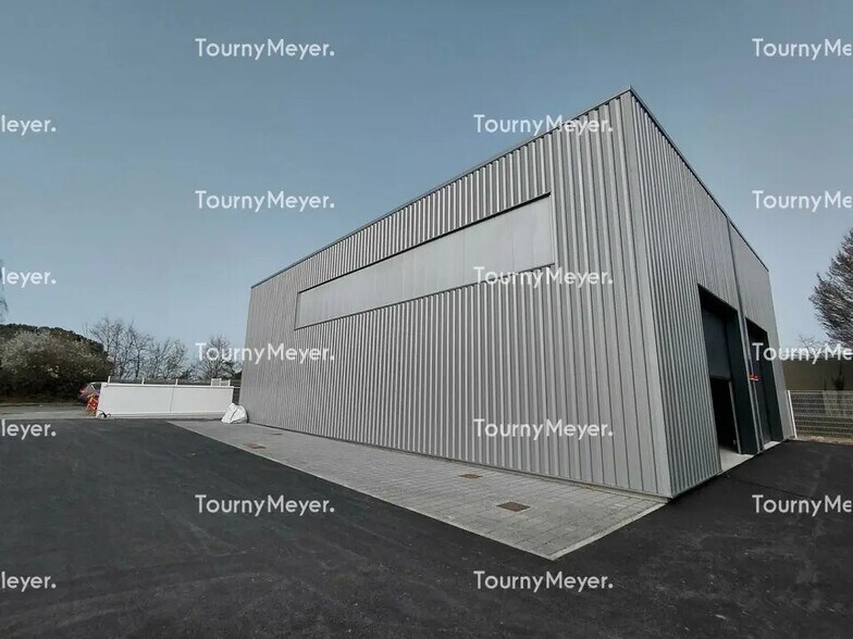 Local d’activités dans Sainte-Luce-sur-Loire à louer - Photo de l’immeuble – Image 2 sur 5