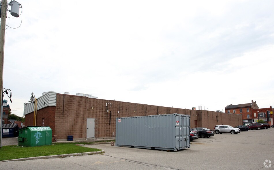 3-11 Huron St, Woodstock, ON à louer - Photo de l’immeuble – Image 3 sur 4