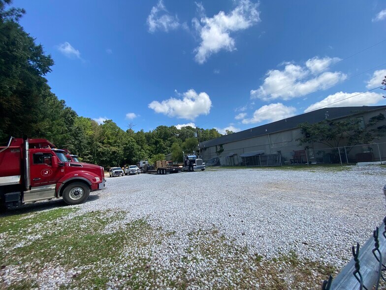 Owens Pkwy, Pelham, AL à louer - Photo de l’immeuble – Image 3 sur 7