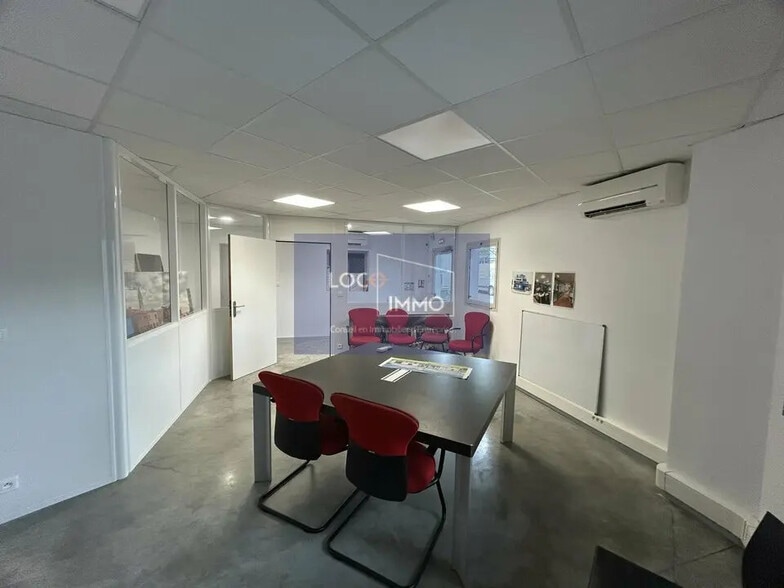 Local d’activités dans Pessac à louer - Photo de l’immeuble – Image 2 sur 11