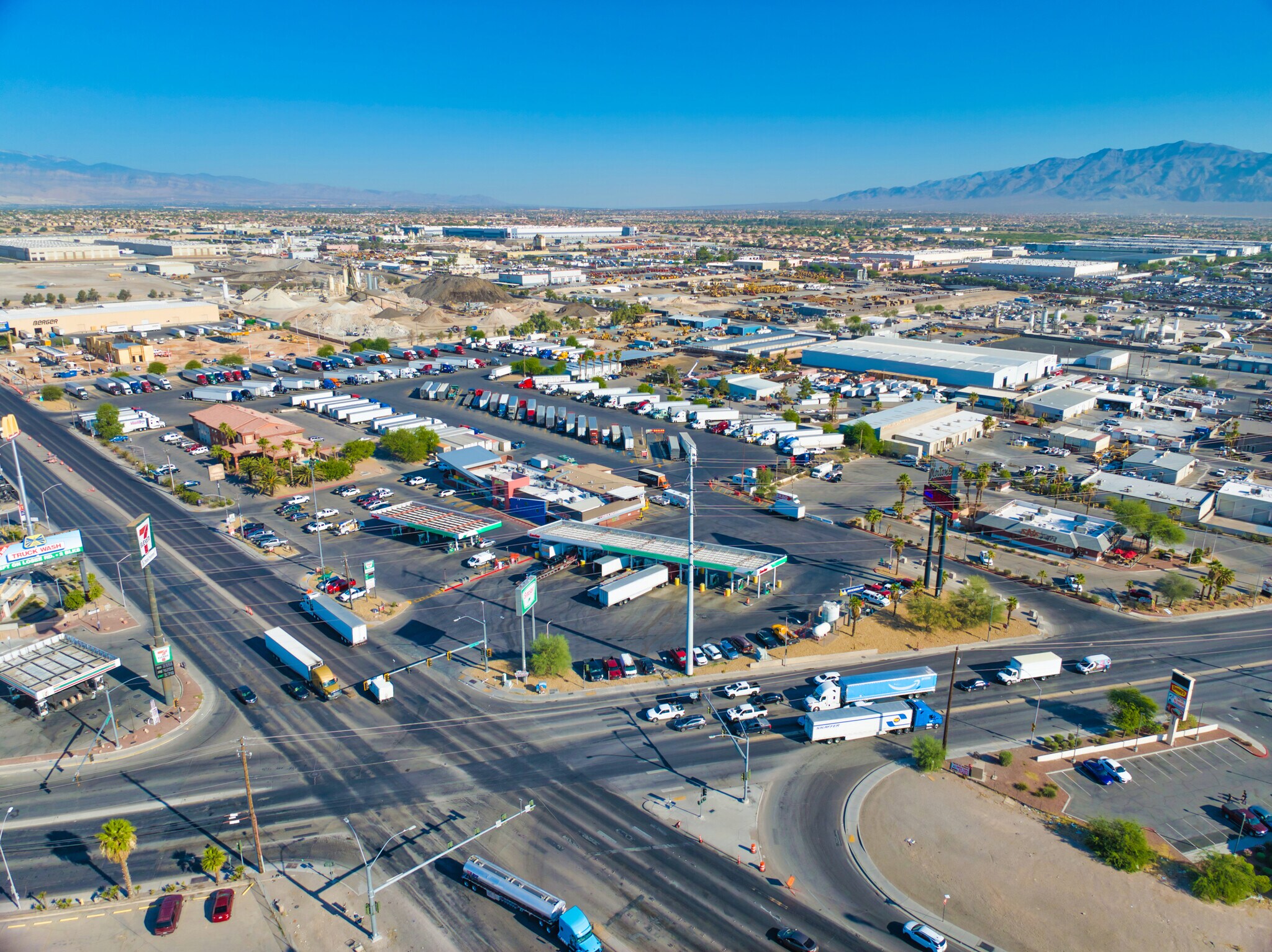 Morton's Travel Plaza portefeuille de 2 biens à vendre sur LoopNet.fr Photo principale– Image 1 sur 22