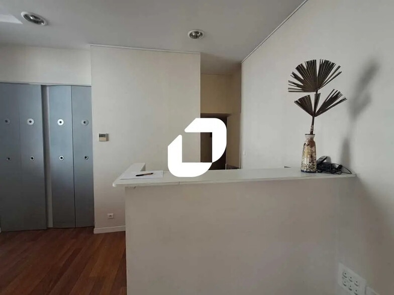 Bureau dans Bordeaux à vendre - Photo de l’immeuble – Image 1 sur 4