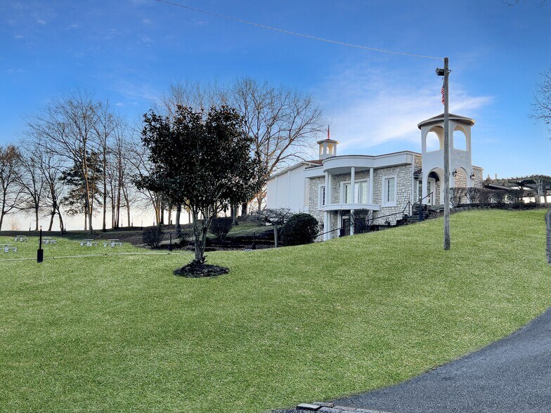2982 Harvey Bowden Rd, Paris, TN à vendre - Photo de l’immeuble – Image 1 sur 57