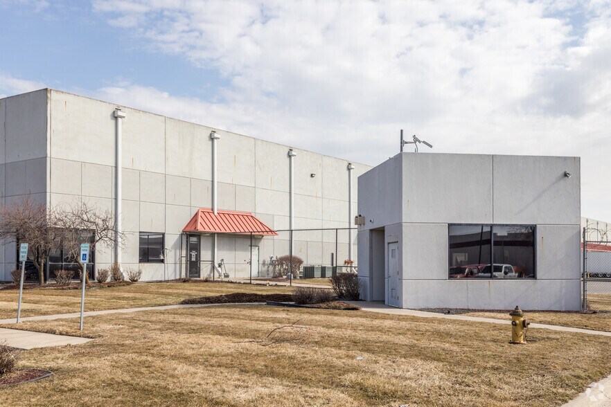 1010 SE 54th St, Ankeny, IA à louer - Photo de l’immeuble – Image 3 sur 6