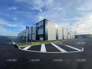 Plus de détails pour Local d’activités à vendre