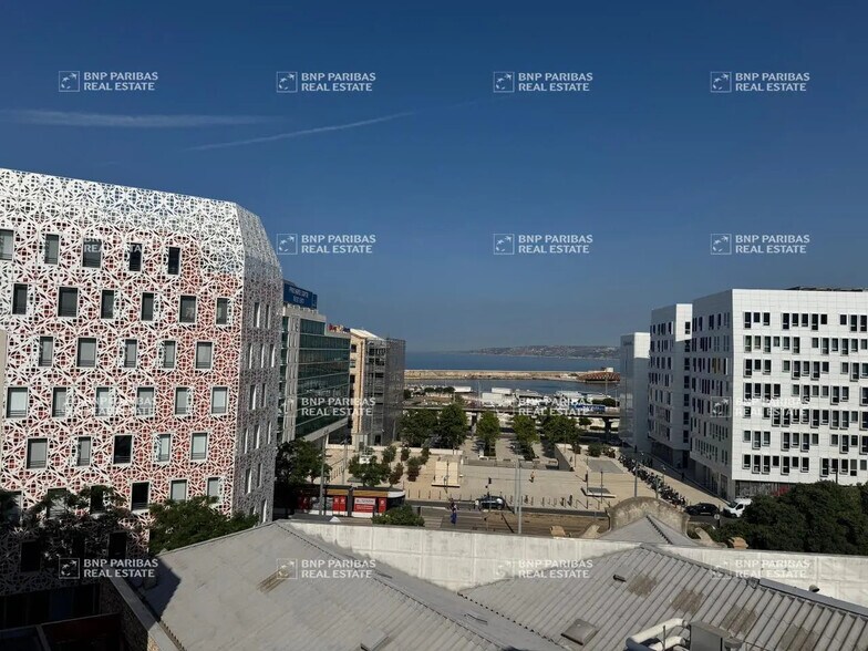 Local d’activités dans Marseille à louer - Photo de l’immeuble – Image 2 sur 2