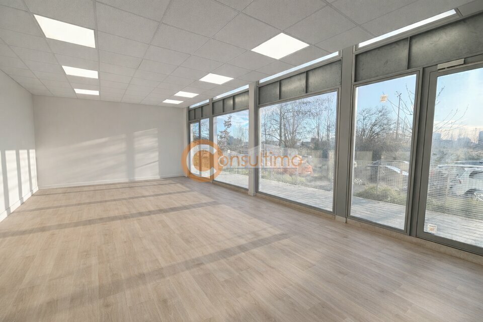 Local commercial dans Bordeaux à louer Photo intérieure– Image 1 sur 5