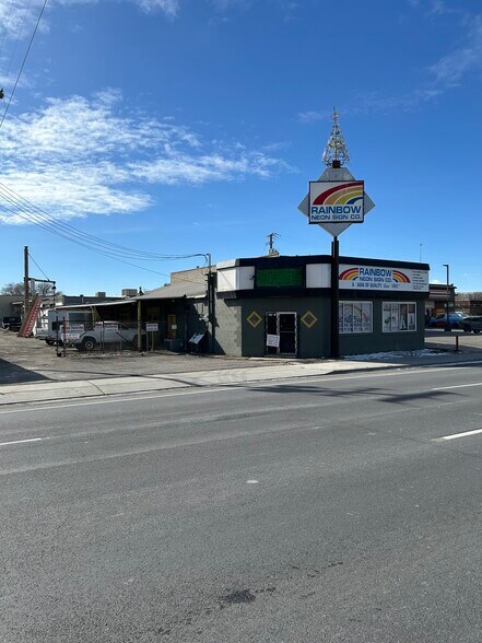 257 W 3300 S, Salt Lake City, UT à vendre - Photo de l’immeuble – Image 2 sur 11