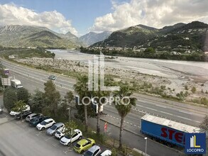 Carros, AM - Vue aérienne vue de carte