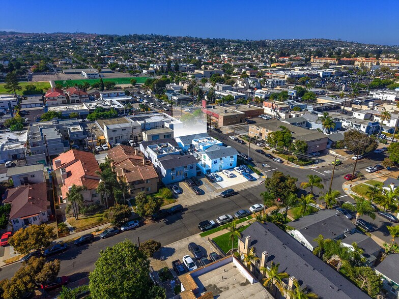 1478 Hornblend St, San Diego, CA à vendre - Photo de l’immeuble – Image 2 sur 43