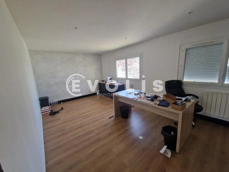 15 Rue Du Buisson Aux Fraises, Massy à louer - Photo de l’immeuble – Image 3 sur 6