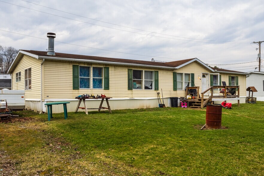 1094 Chestnut St, Claysburg, PA à vendre - Photo de l’immeuble – Image 3 sur 11
