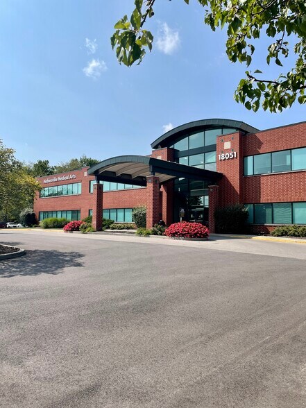 18051 River Rd, Noblesville, IN à louer - Photo de l’immeuble – Image 3 sur 10